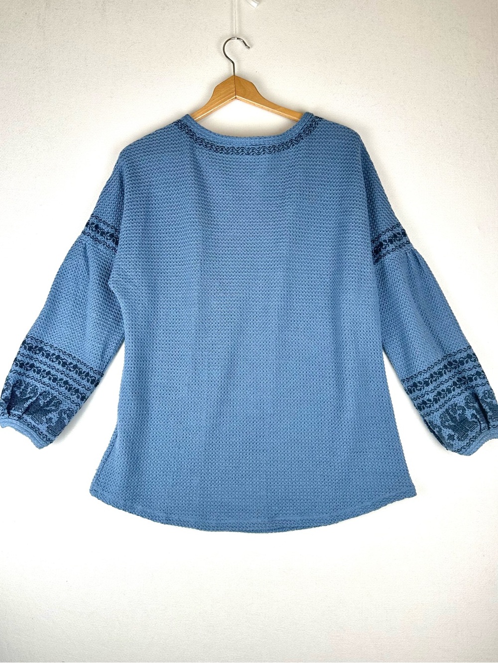 Sundance Waffle Weave Embroidered Crew Long Sleeve Shirt - Picture 4 of 8